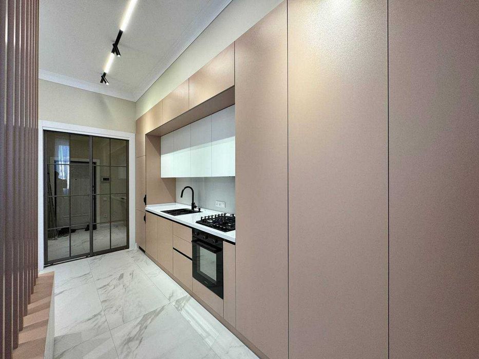 Алайский-Новостройка! Сдается новая 3-х ком. квартира в центре города!