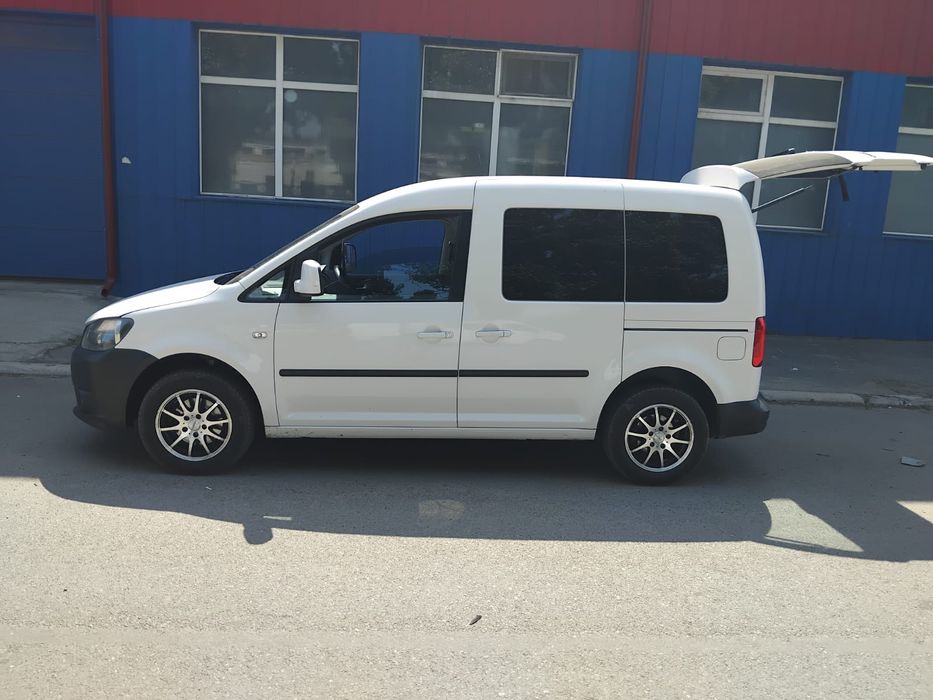 Vând Volkswagen 2012