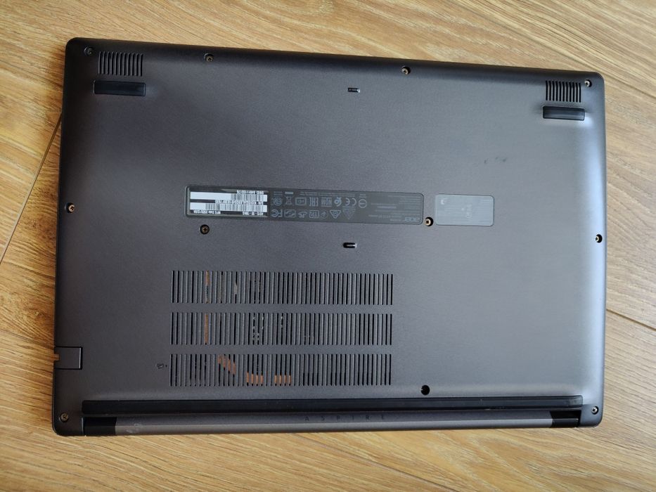 Laptop Acer / 15,6"/ i5 gen 10/ 4 GB RAM/ ssd 256 GB/