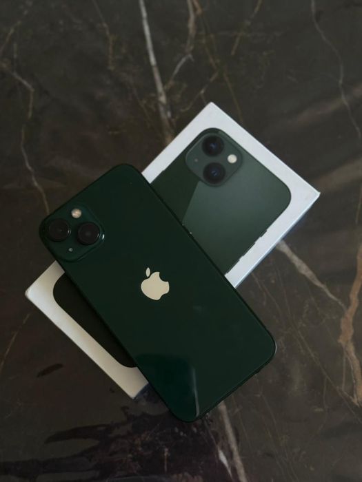 Продам Айфон 13 128