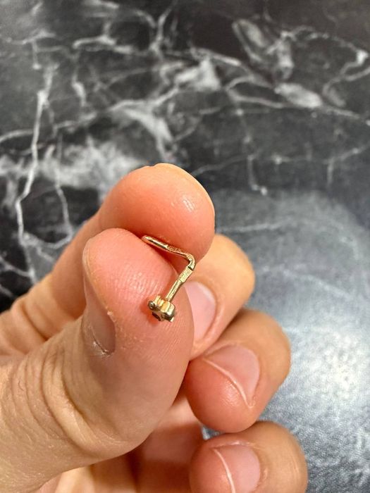 Tilla burun uchun sirģa