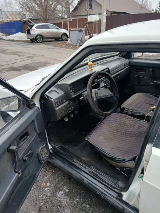 Продается машина.. На ходу.