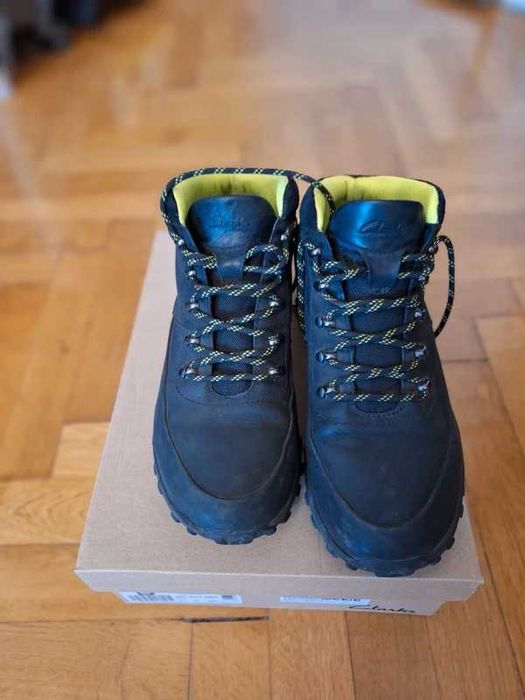 Ghete bărbați toamna-iarna din piele nabuck Clarks ALT Trek Mid 42,5