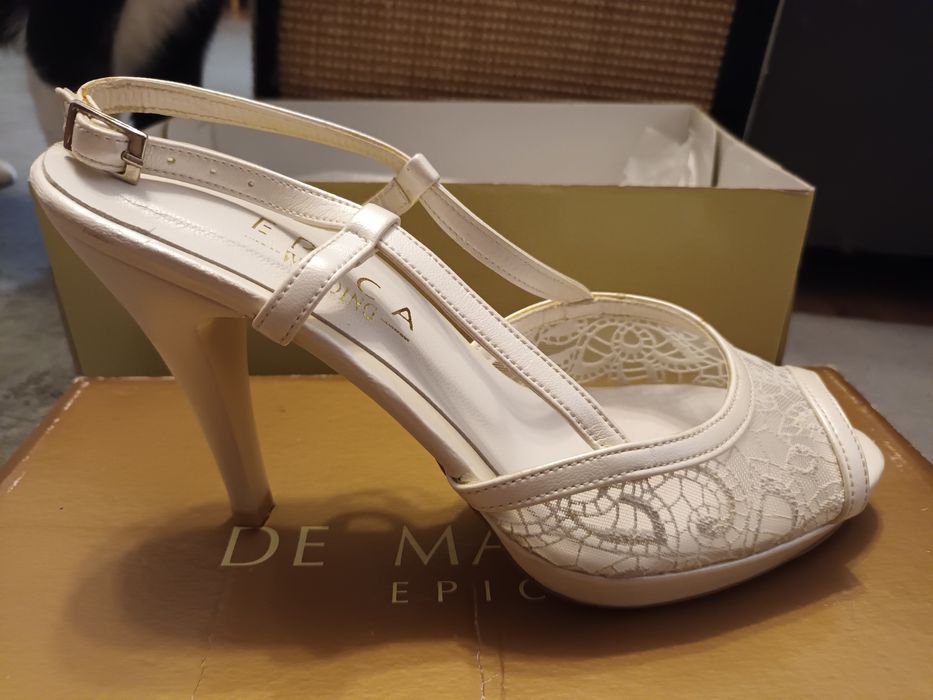 Curier gratuit 1sept + Ultima reducere! Sandale dantela alba