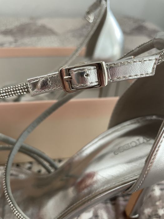 Sandale cu toc elegante