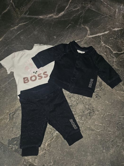 Дрешки за момиче 0-3 ; 0-6 месеца Guess