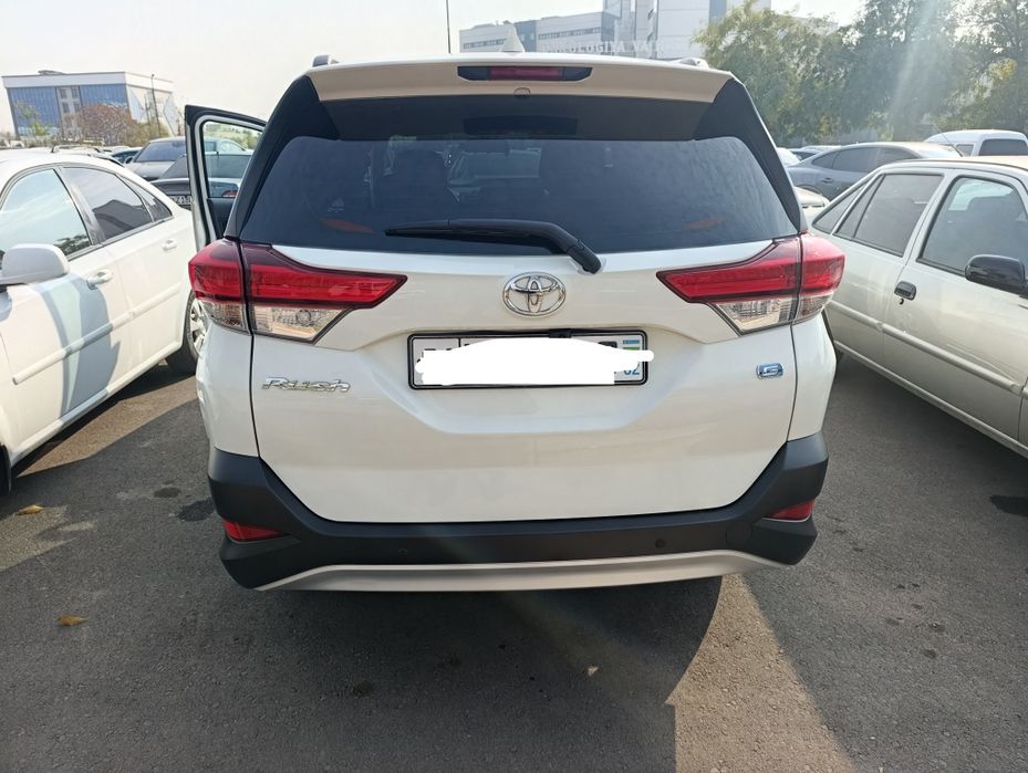 T.O.Y.O.T.A  Toyota 2022