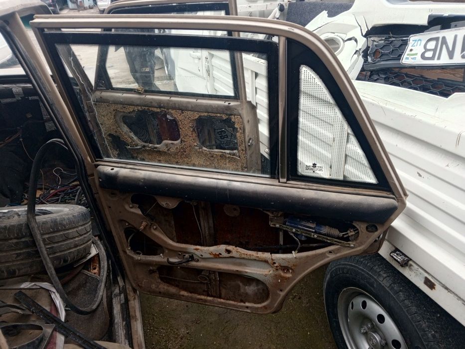 Продаются Двери ваз 2106