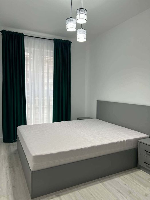 Închiriez apartament