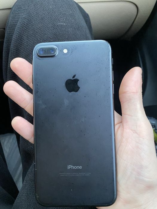 Продам айфон 7+