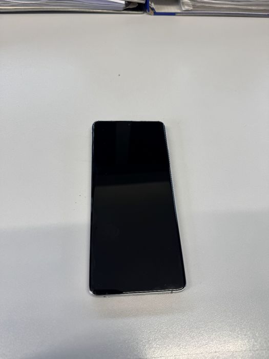 Samsung S21 ultira holati idiyal kareyadan kelgan 2 yil bo‘ldi