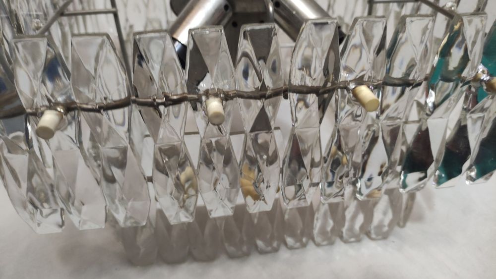 Продам люстру хрустальное стекло