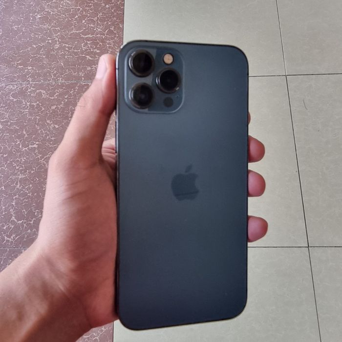 Iphone 12 pro max sotiladi 256 kar dok bor 84 yomkost
