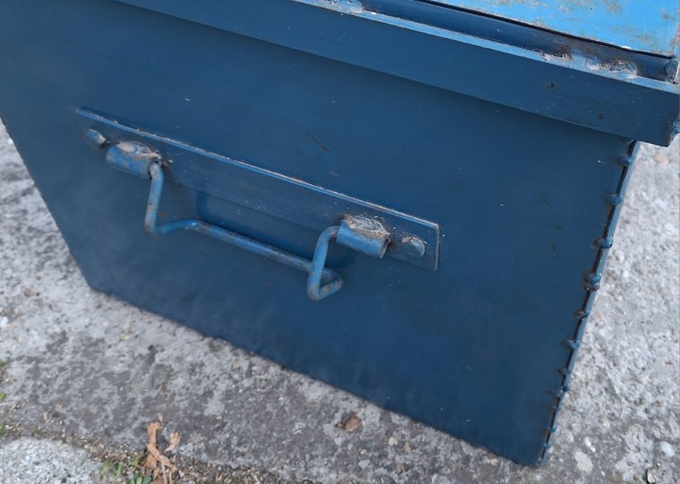 Lada metal pentru scule