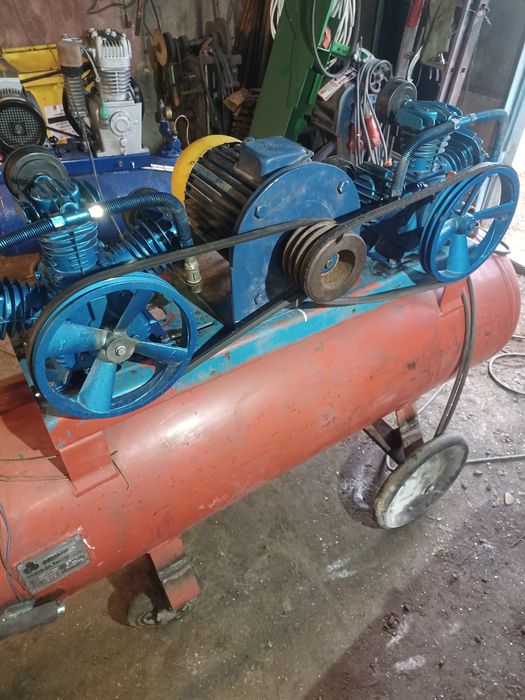 Compresor, butelia de 300 litri, 2 capuri pe același motor, 5,5,kw,380