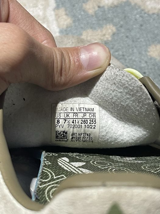 Стильные кроссовки Adidas