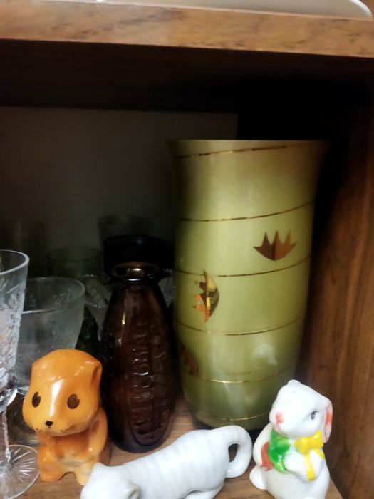 Посуда вазы, сервизы,