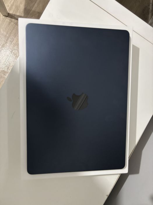 Macbook air m2, 100%