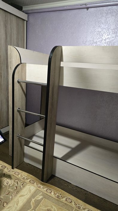 Продам двухъярусную кровать