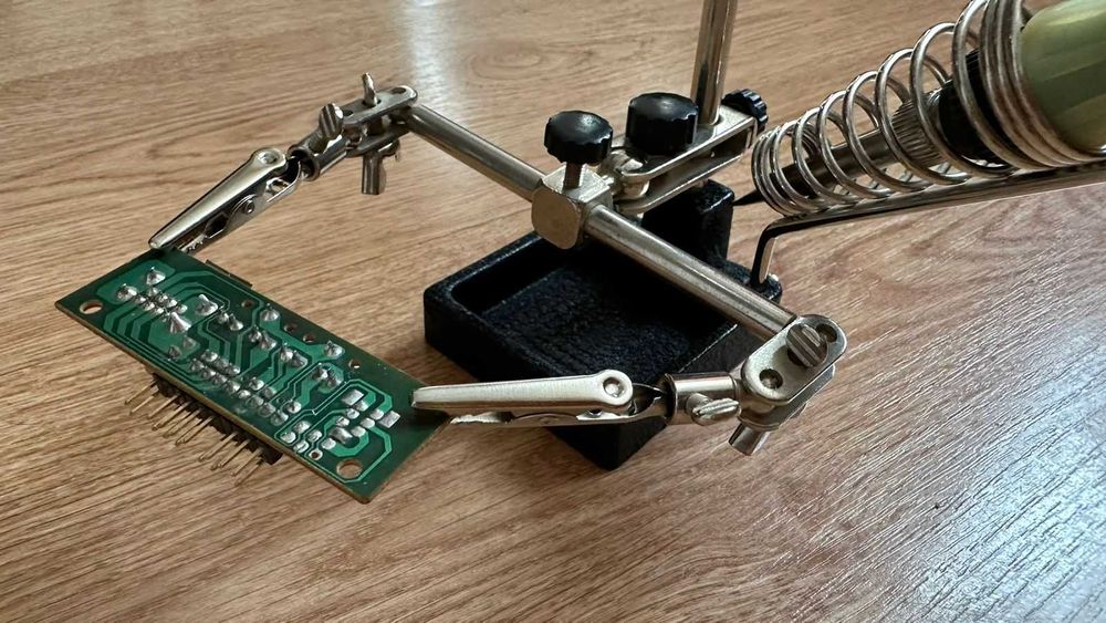 Лупа. Третья рука. Держатель