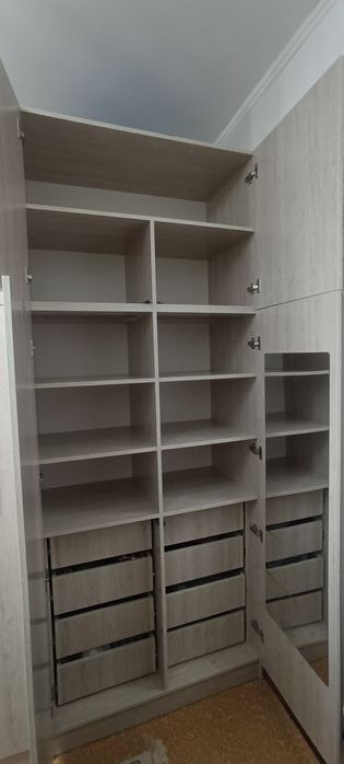 Продам 2 шкафа для одежды