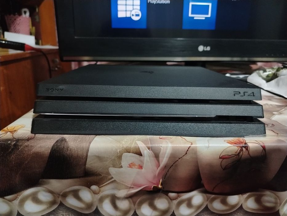 Продаёться playstation 4 pro