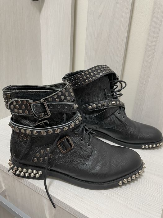 Yves Saint Laurent Кожаные эксклюзивные ботинки