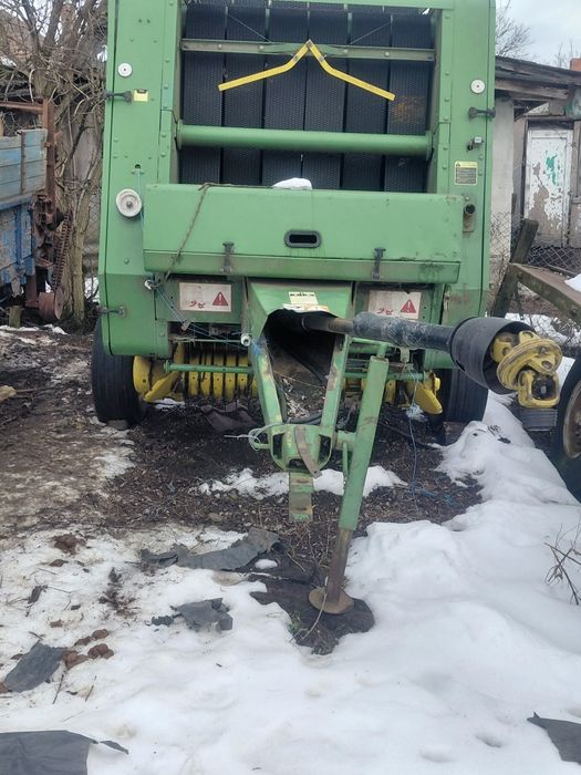 Vand presa de baloti rotunzi de 120/120 cu curele jondir