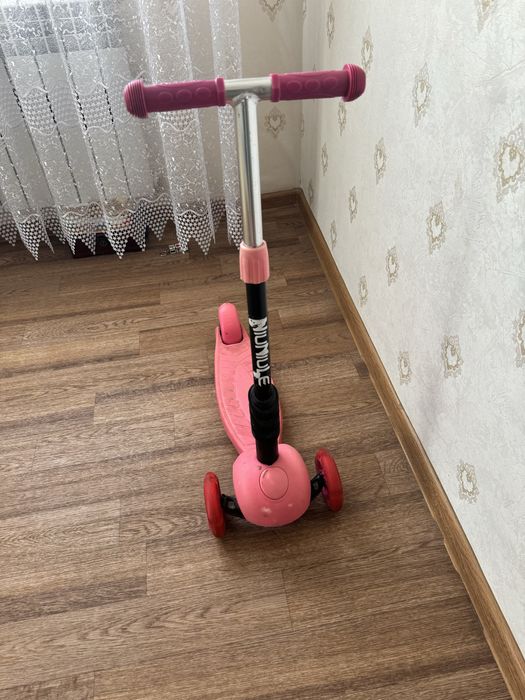 Продаю самокат для девочки