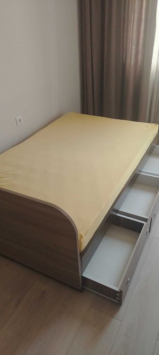 Легло с подматрачна рамка и матрак
