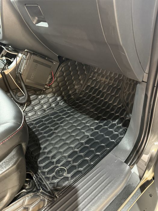 Продам коврики на JAC T6 , JAC T8