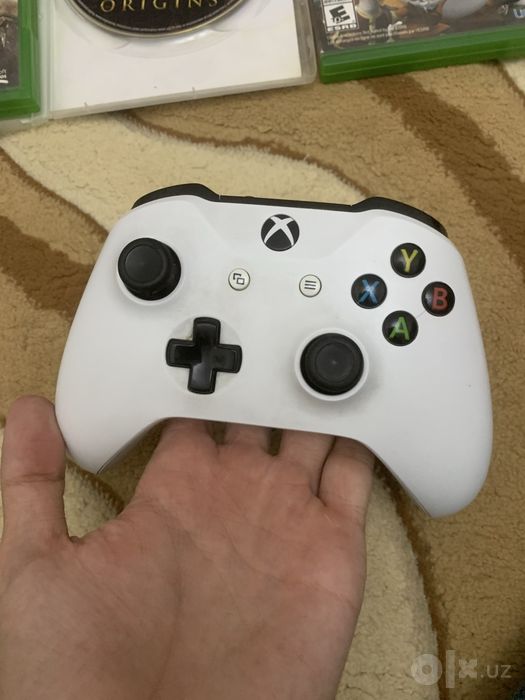 Xbox one S 1tb hotira+30 ta uyin+3 ta disk binus