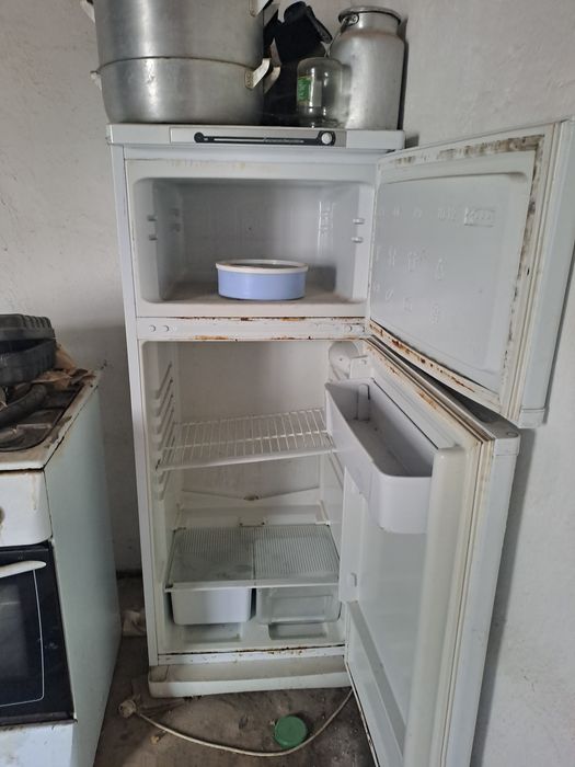 Продам холоделник работает
