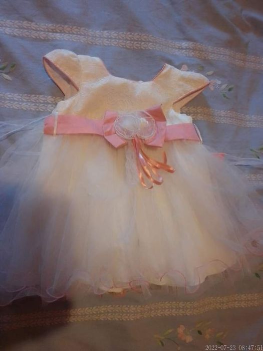 Продавам рокли 86-92 за РД,кръщене,сватба.1-2 сн-20лв,3 сн-10 лв