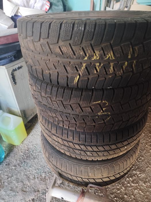 Зимни гуми за бус 235/65/16C
