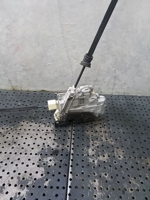 Broasca usa dreapta spate vw passat b6 3c berlina 3c4839016a