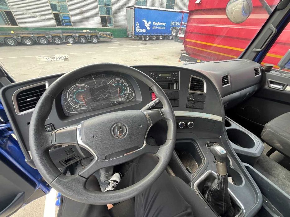 Shacman M3000 трактор