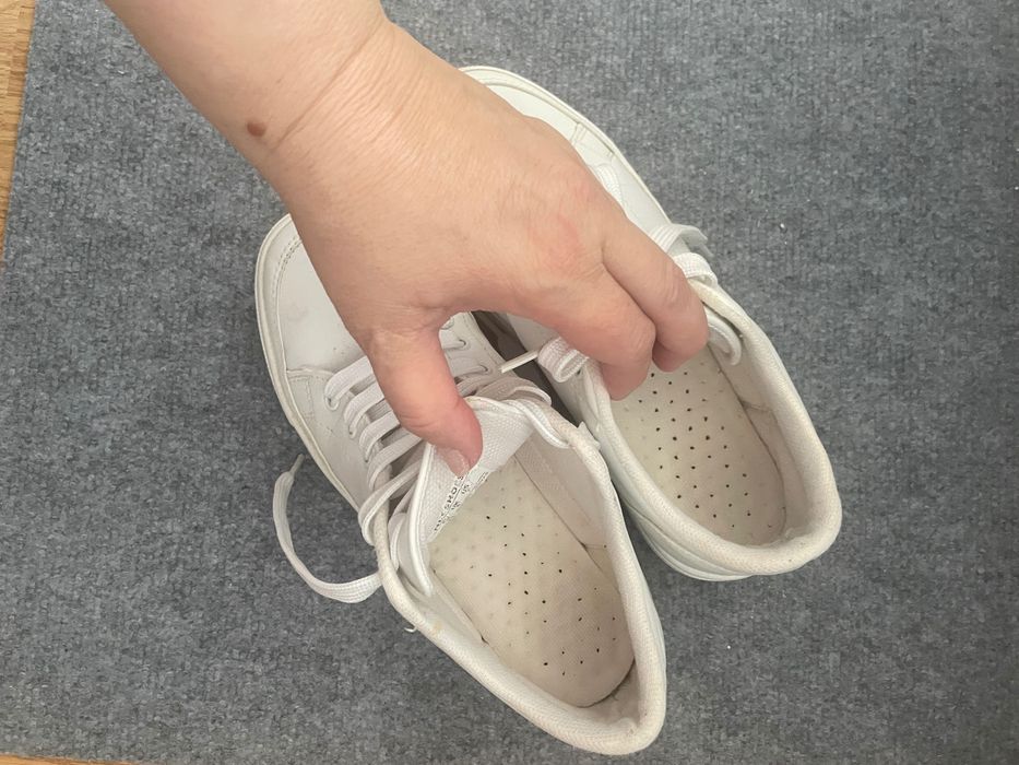 Adidasi usori albi NLY ,38