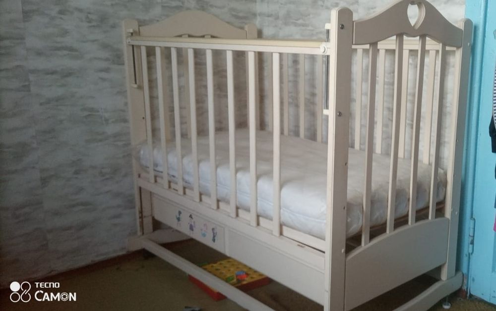 Детская кроватка