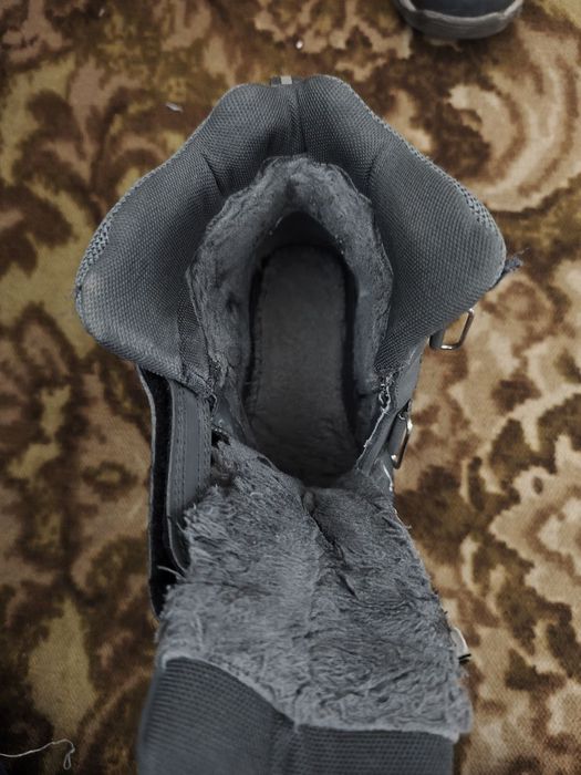 Продаются ботинки