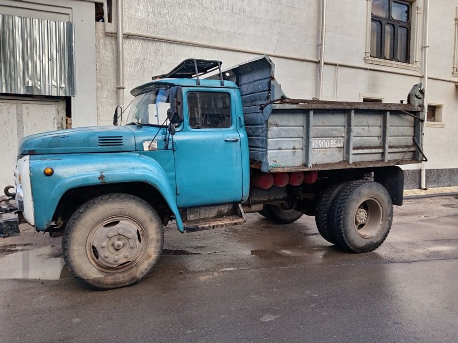 ЗИЛ4502 самавал сотилади.