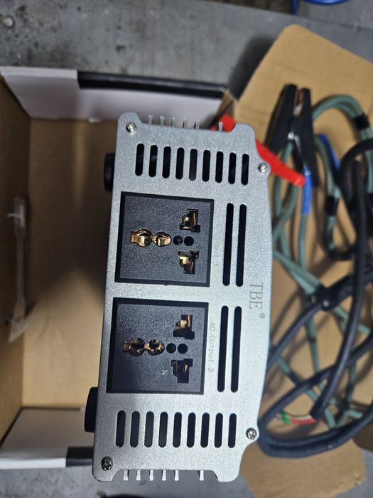 Продам инвертор 12/220 В