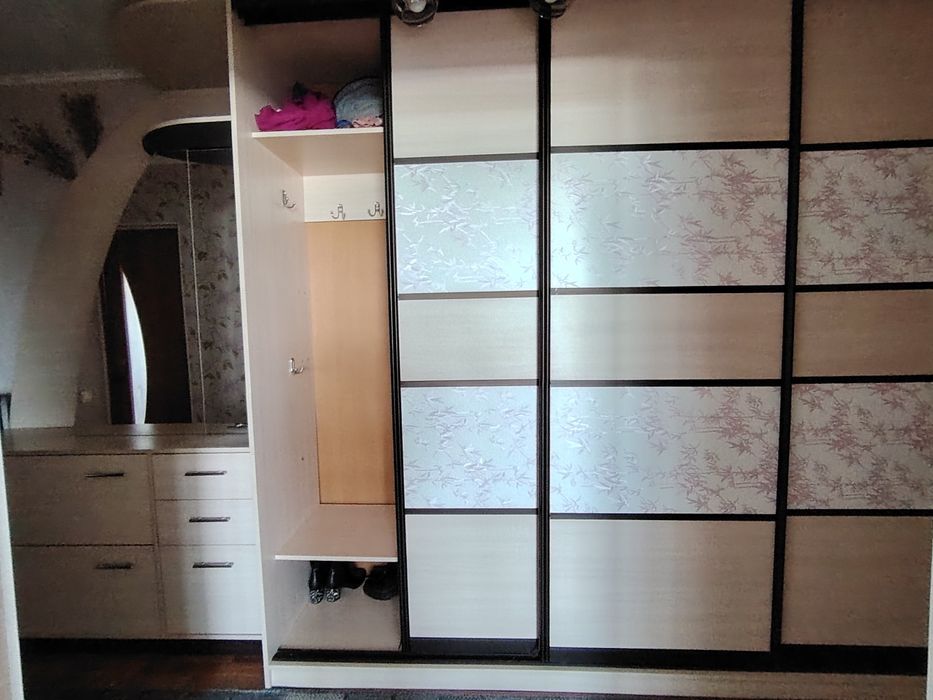 Продам шкаф-купе в прихожую