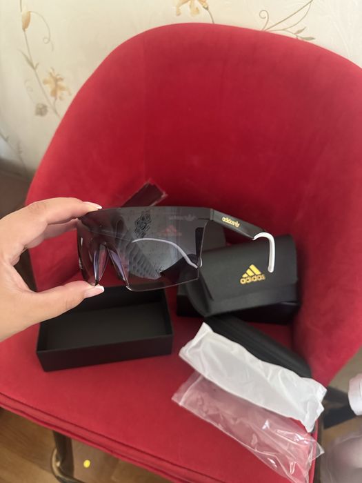 Очки солнцезащитные Adidas