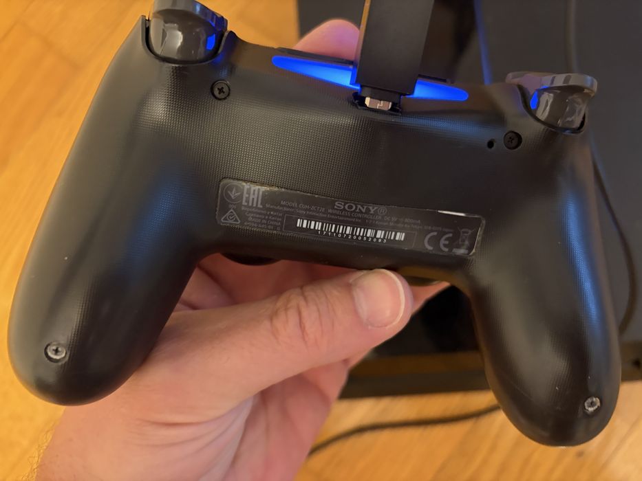 Consolă Sony PlayStation 4 500Gb, 1 controler, 3 jocuri