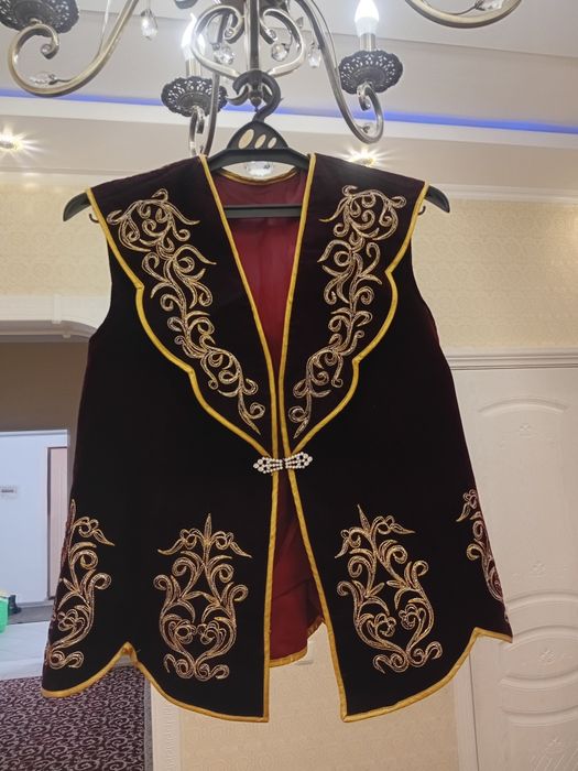 Кәжекей, камзол , ақ көйлек