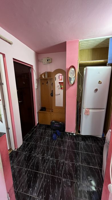 Apartament 2 camere decomandat 2/3Curtea de Argeș
