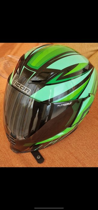 Se vinde casca moto ICON AIRFLITE GREEN