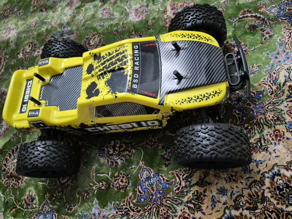 Продам машину игрушечную