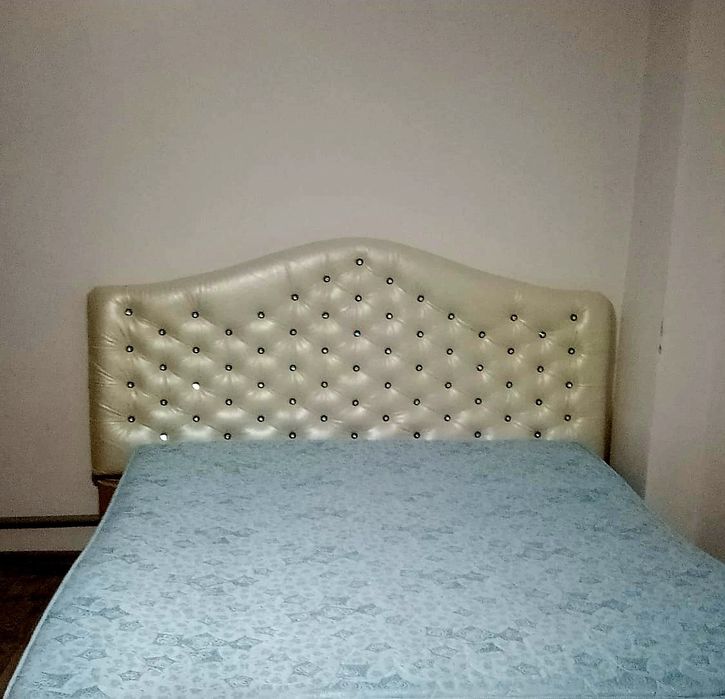 Продам 2-х спальную кровать.